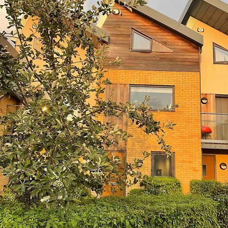 Pass The Keys Stunning Townhouse In Uphill Historic Lincoln Villa Exterior photo